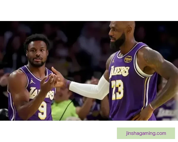 NBA历史首例父子同场助攻 布朗尼接詹姆斯传球命中三分
